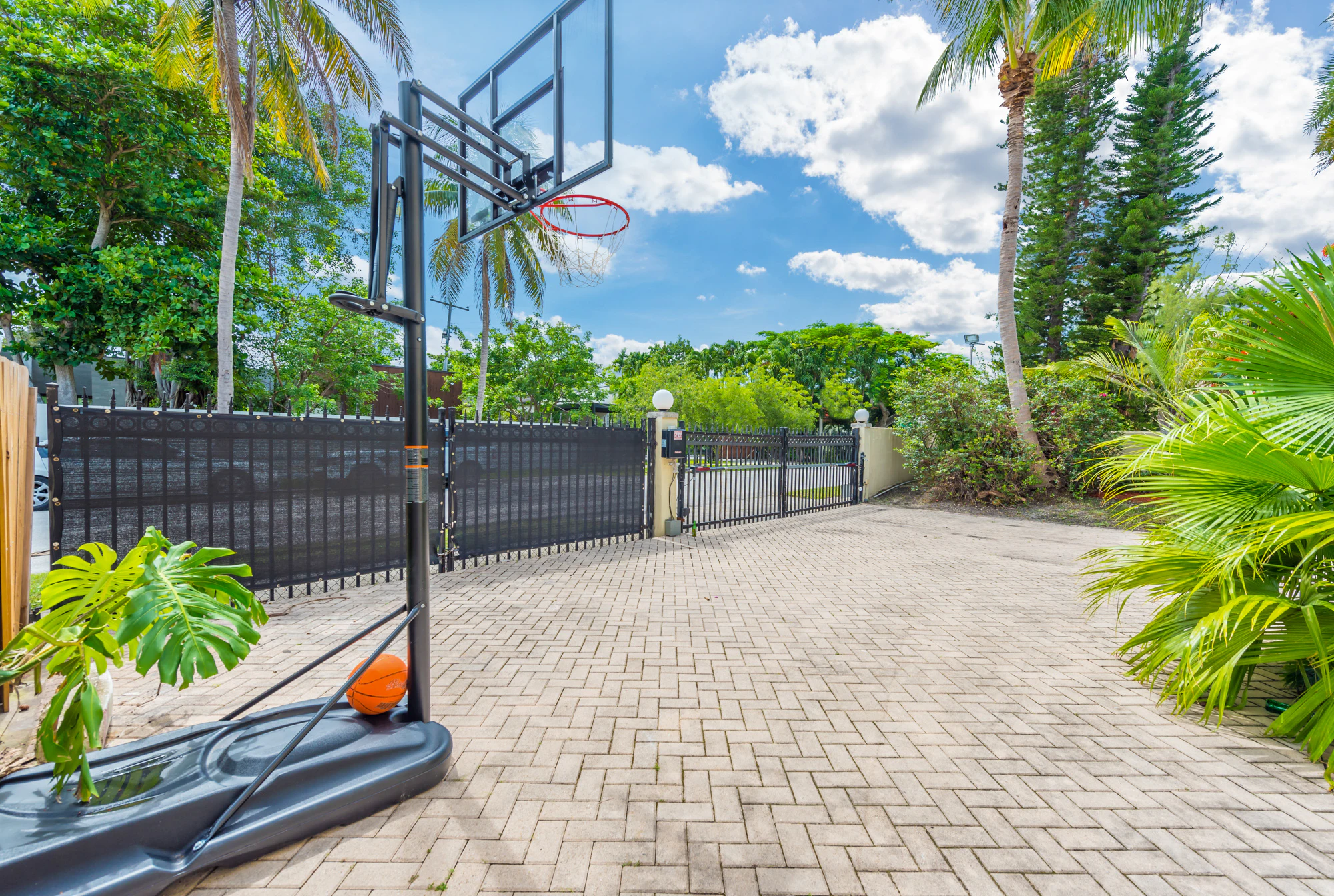 6 Villa Miami Backyard Basketball Hoop in Miami