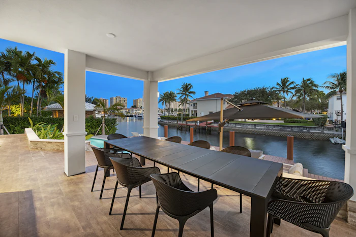 4 Villa Hollywood Backyard Pool Dining Table in Fort Lauderdale