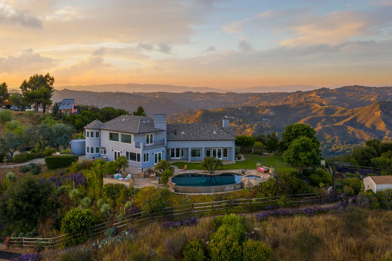 Los Angeles The Skyhawk Estate