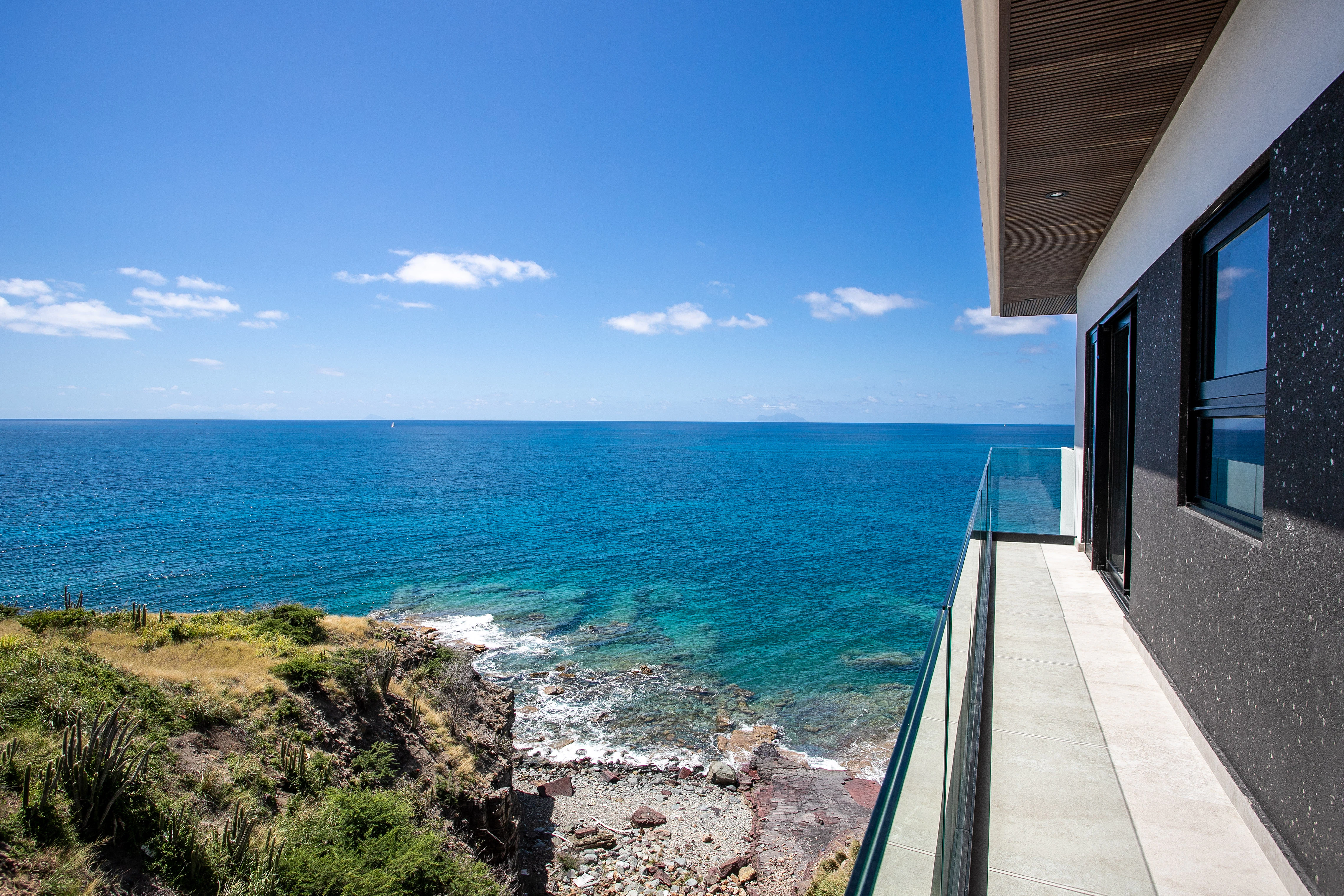 25 Wraparound Balcony With View in St. Martin