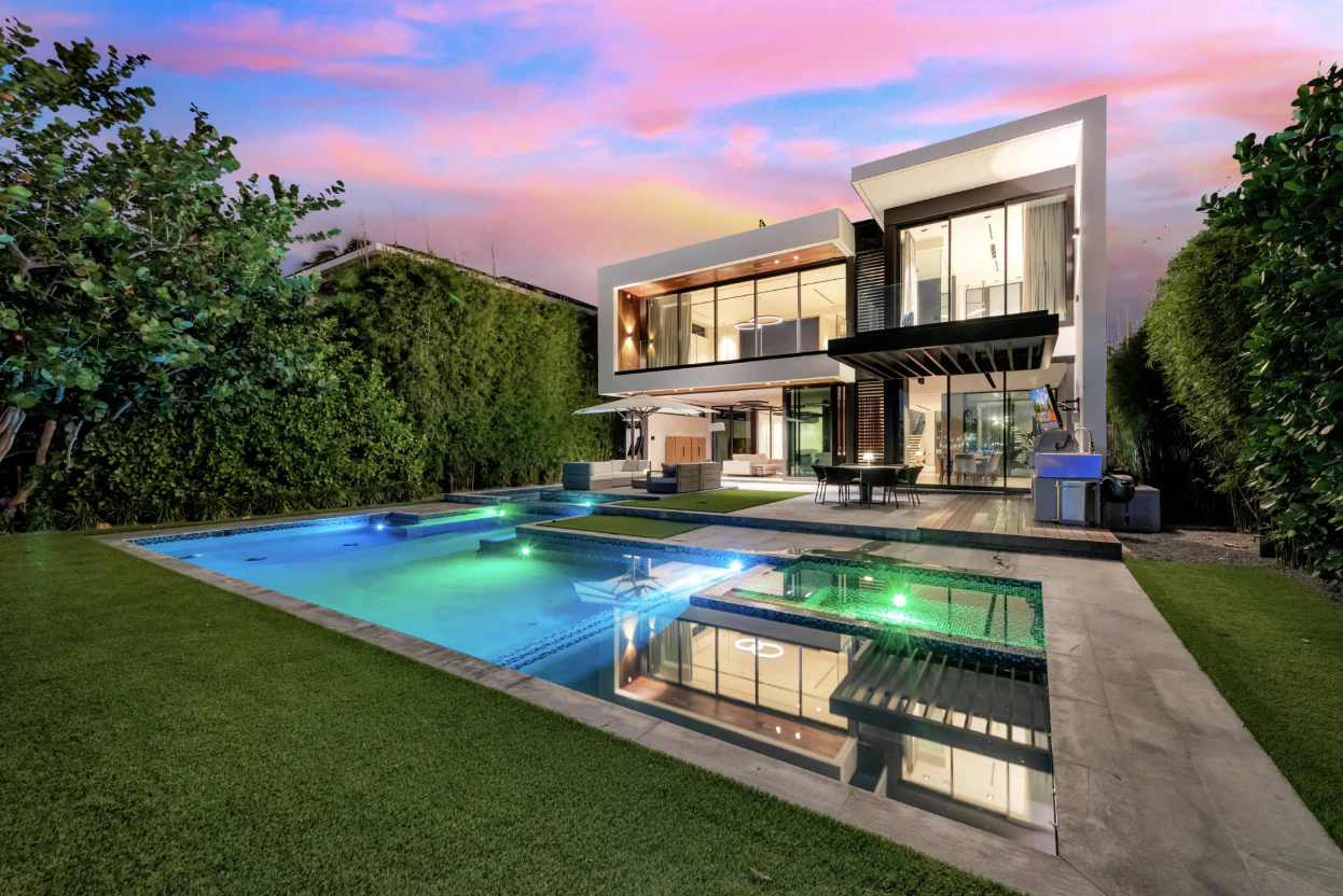 Villa Divina Artistic Family Style