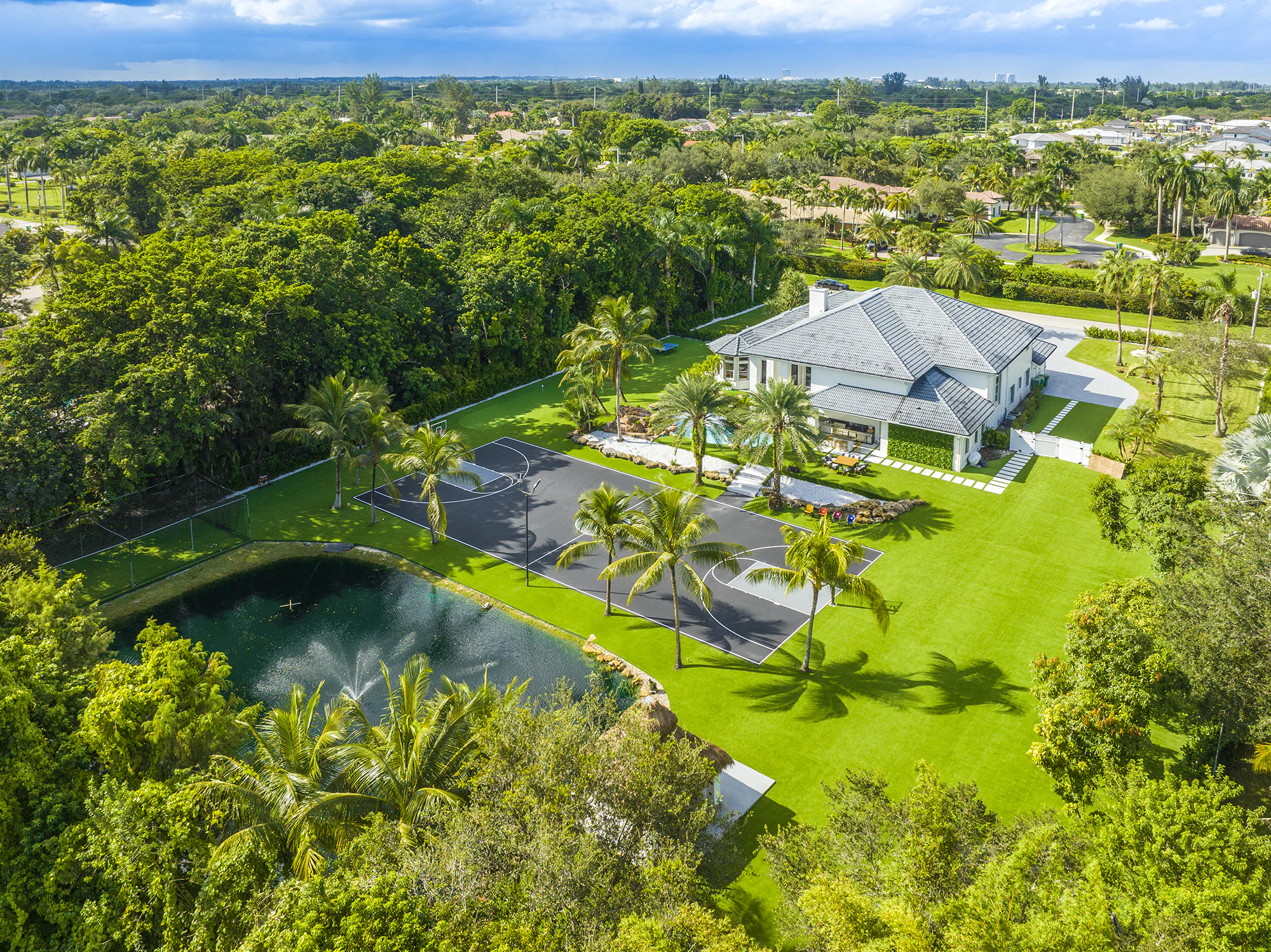 02 Villa Davie Backyard Basketball Court in Miami