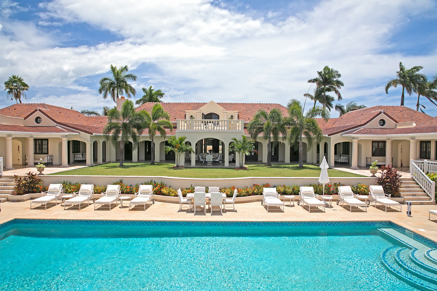5 Palm Estate Royale Pool in St. Martin