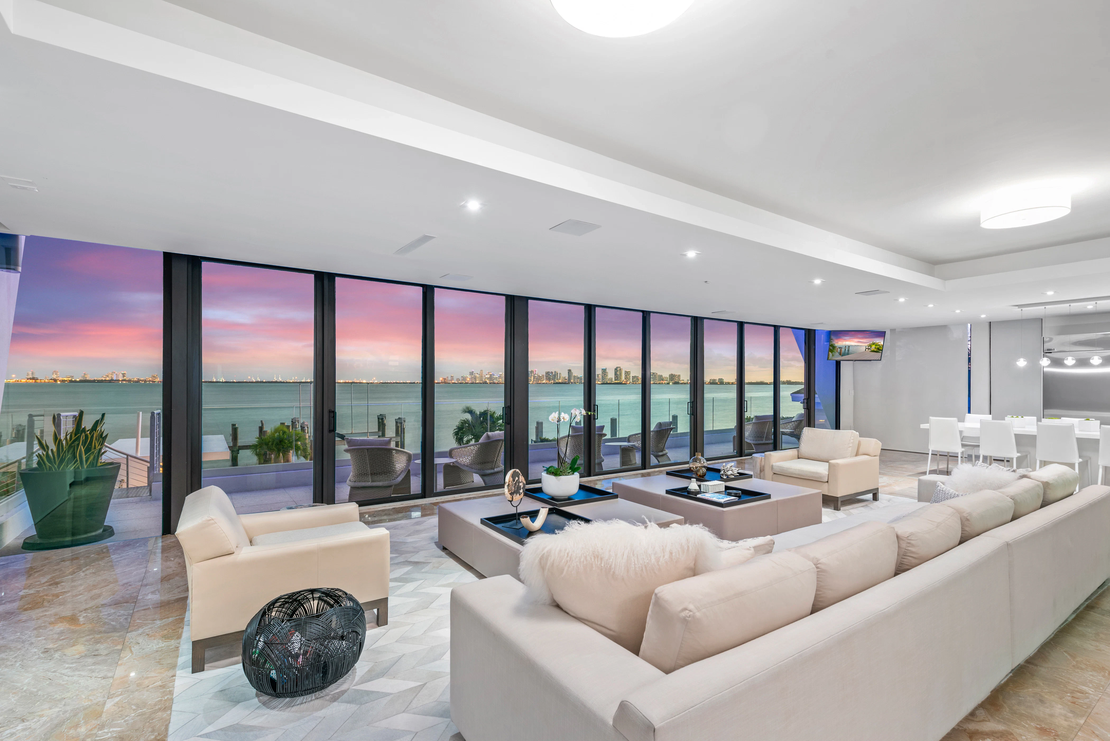 Villa Tesoro Multigenerational Relaxation