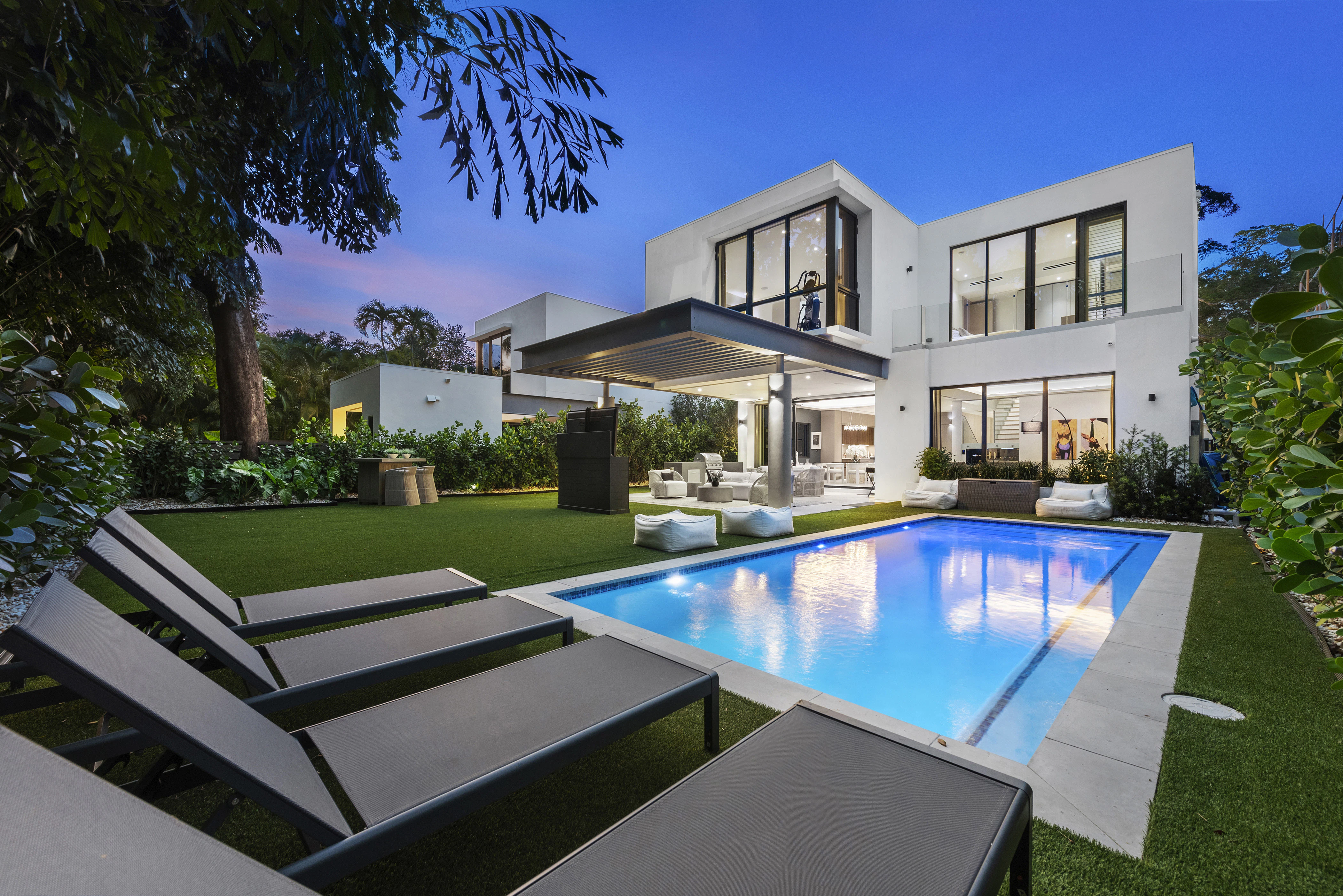 Coconut Grove Villa Grove