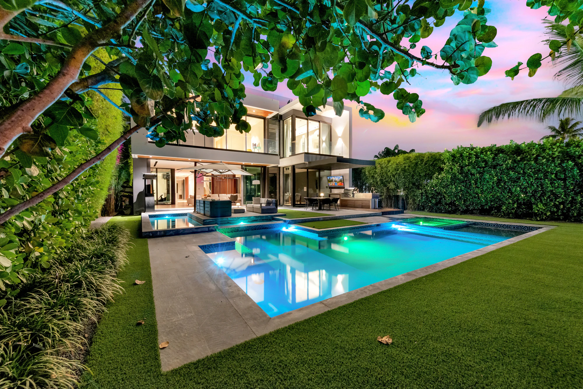 8 Villa Miami Backyard Pool in Miami