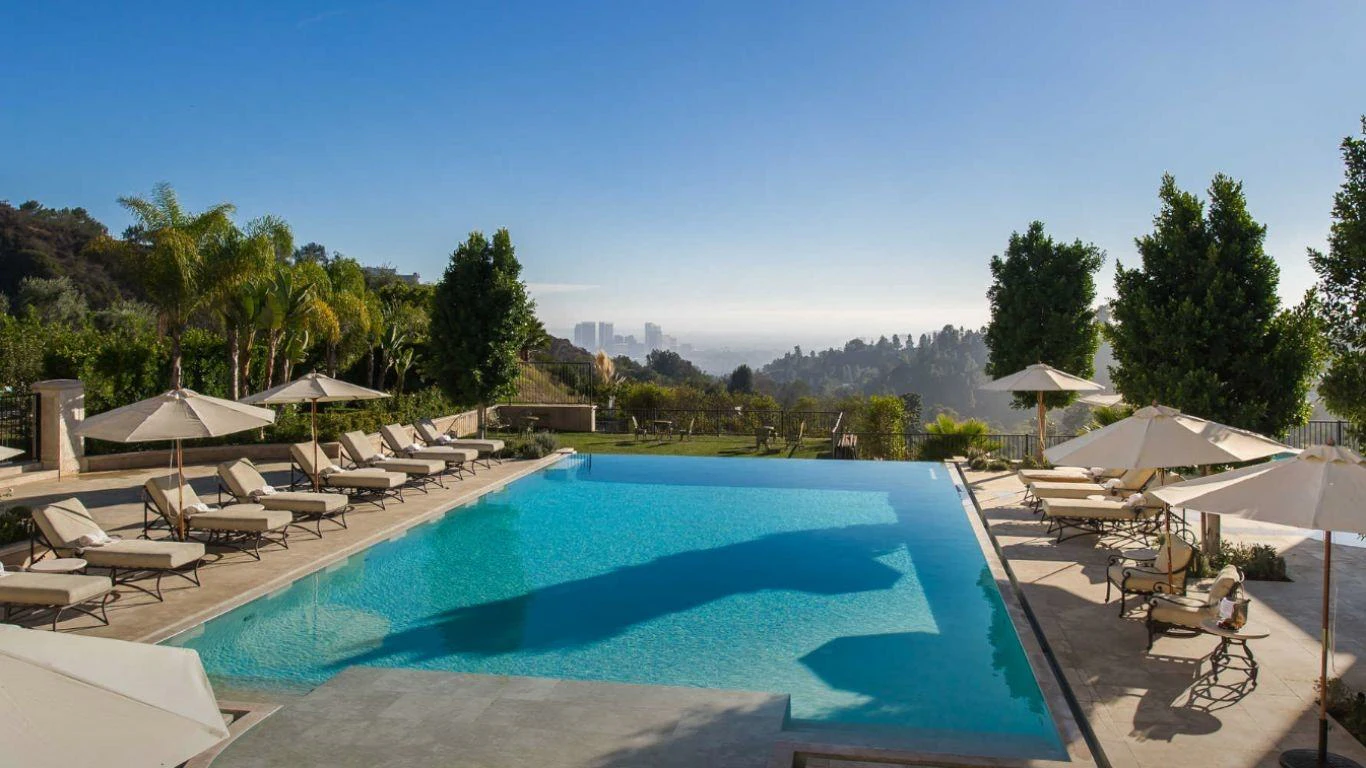 7730 59389c80e780b in Los Angeles