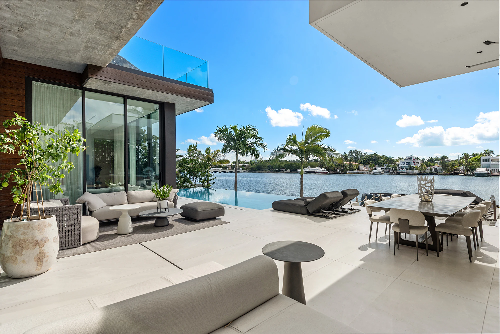 Private Villa Vs Hotel Miami