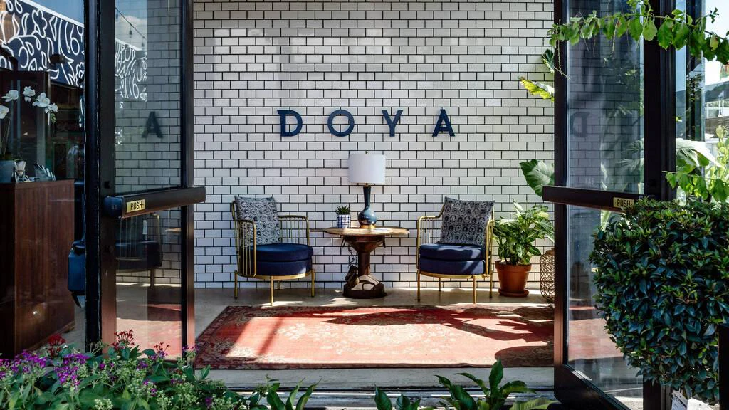Doya Meze Bar Entrance