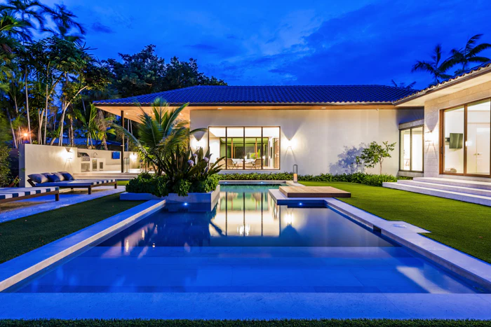 01 Villa Backyard Pool in Miami