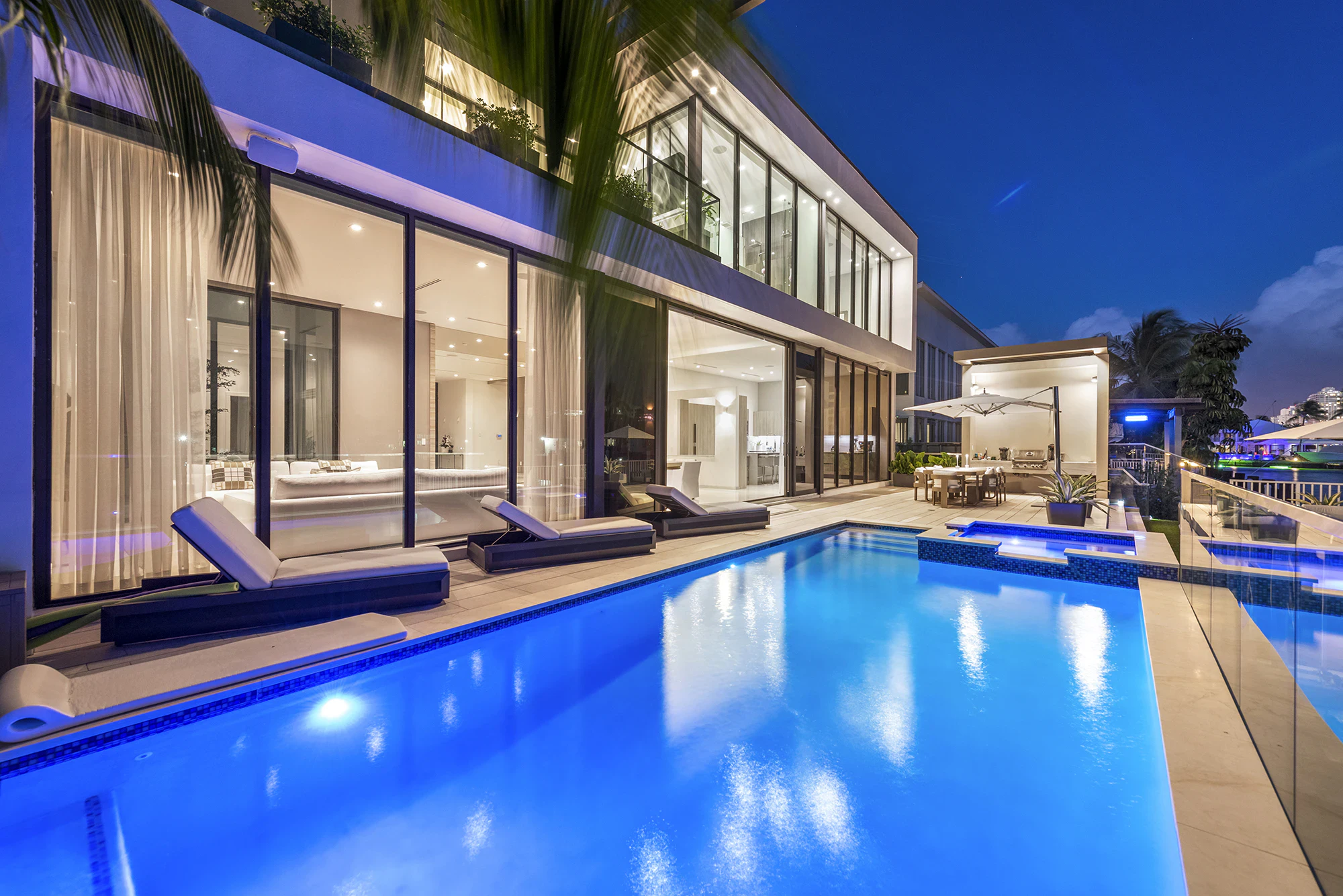 Miami Luxury Villa Serene Concert Garden