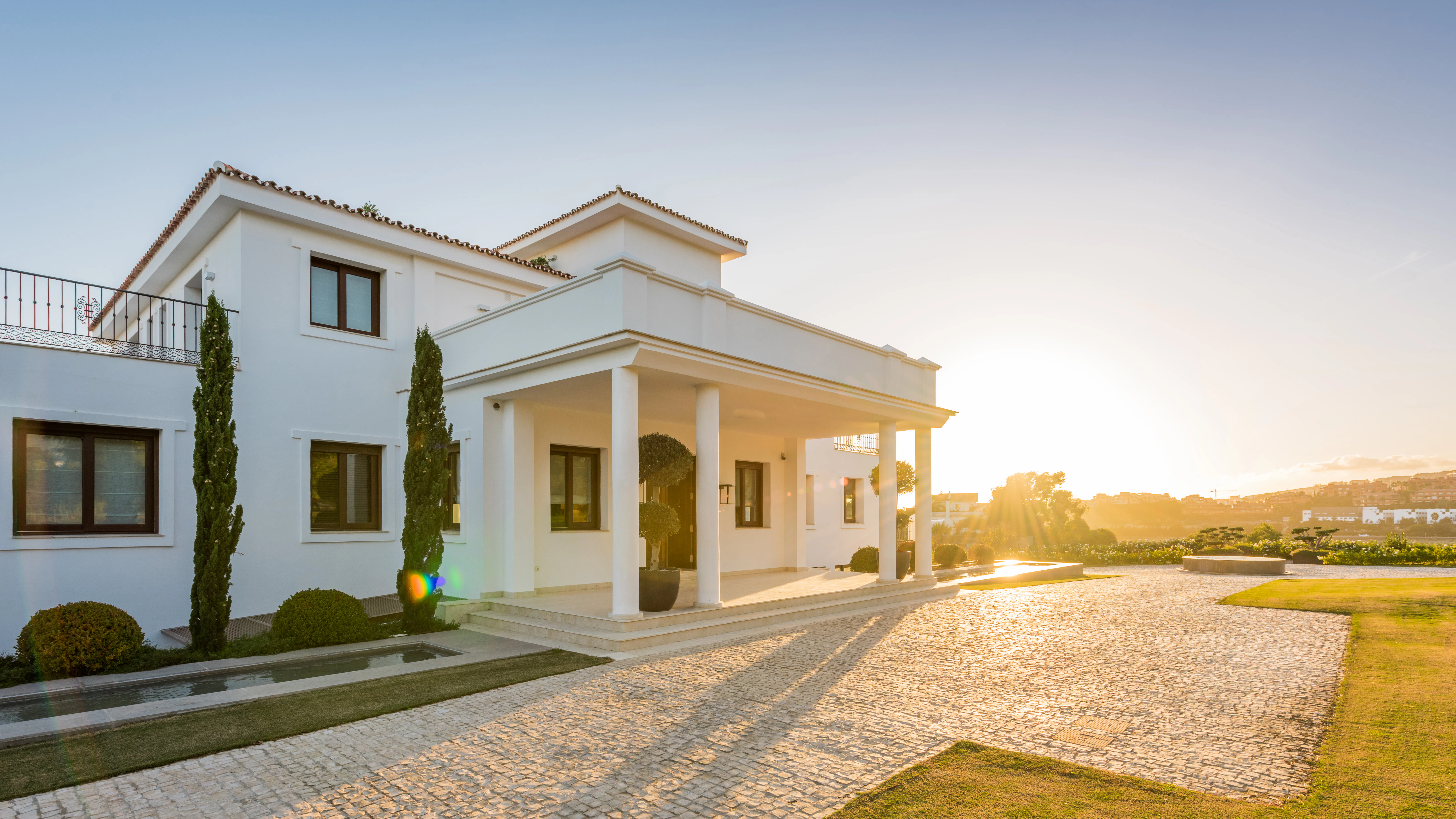 Outside View Afternoon in Marbella