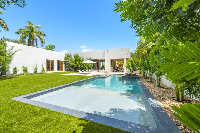 04 Villa Backyard Pool in Miami