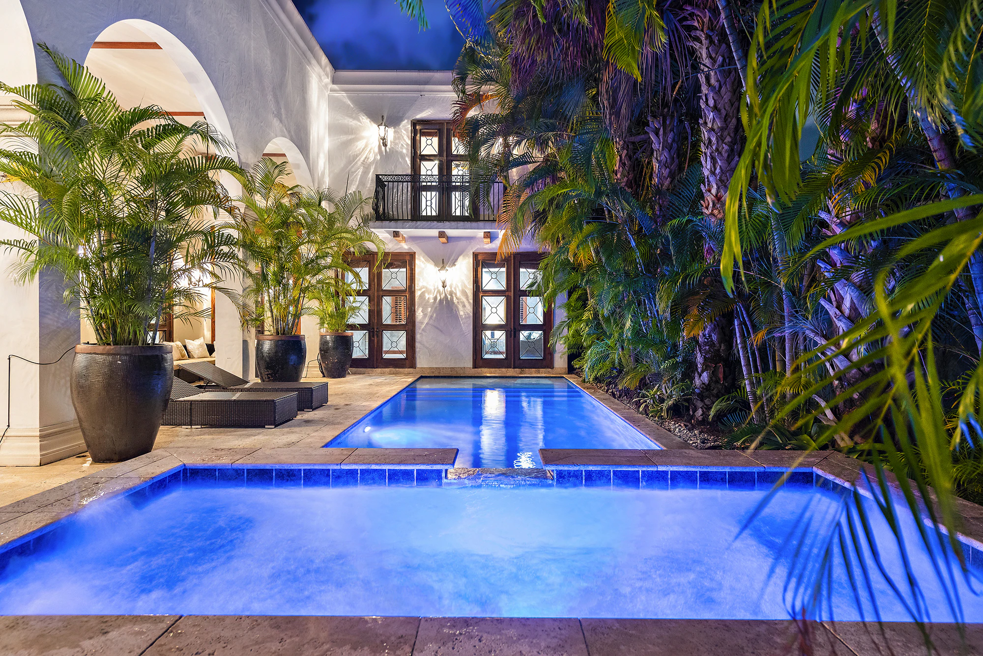 02 Villa Backyard Pool in Miami