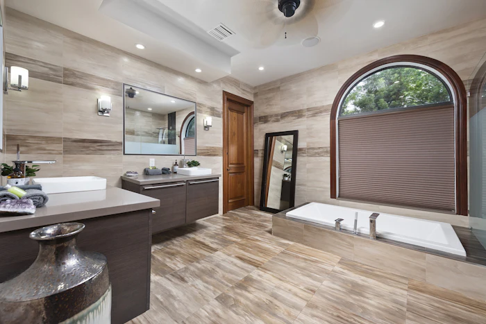 15 Villa Master Bathroom in Miami