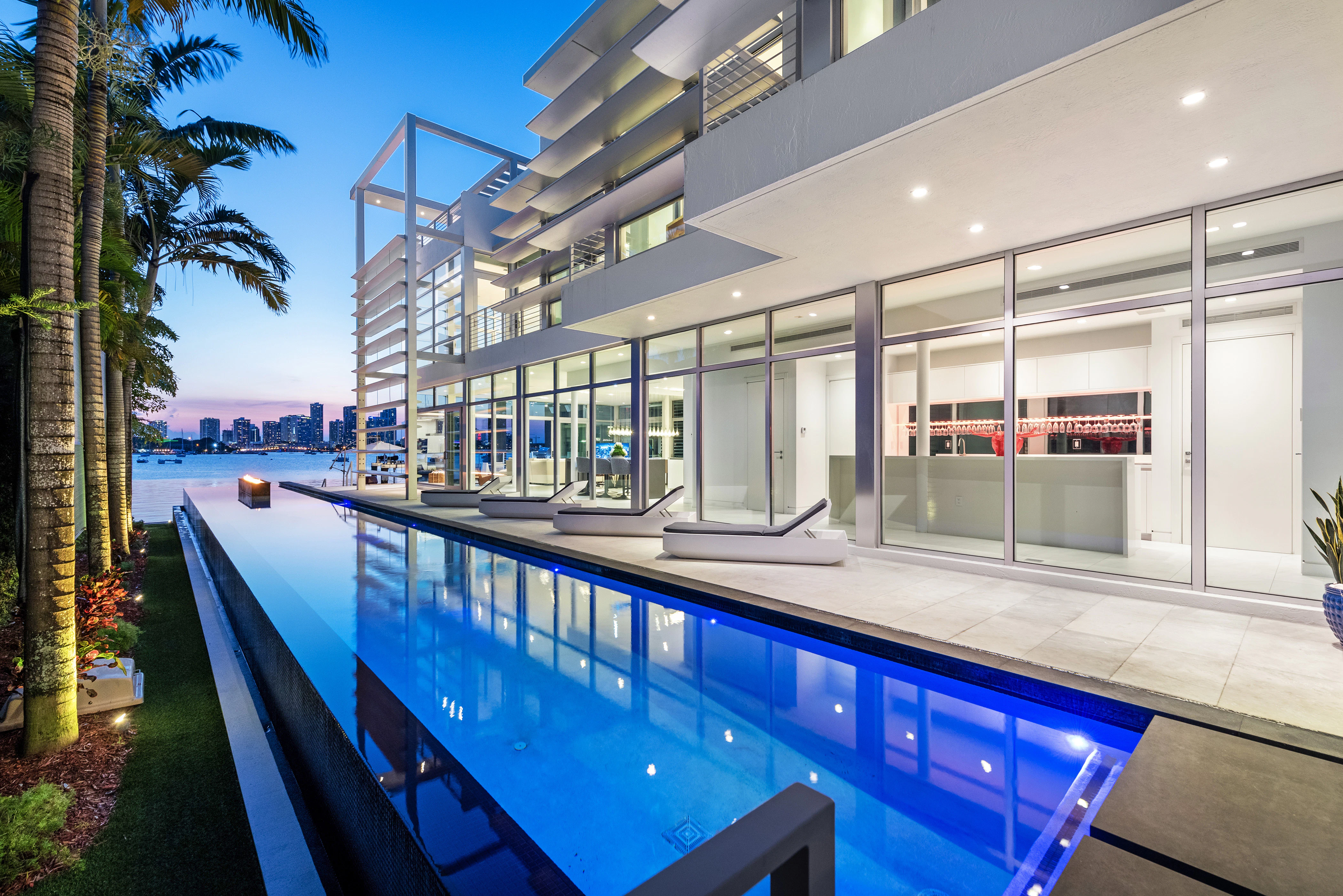 Hibiscus Island Villa Manuela