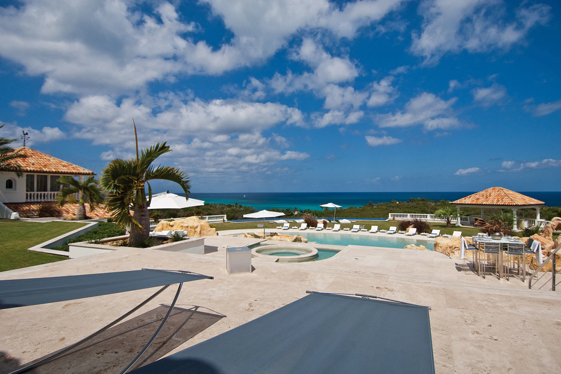 5 Sandyline Pool in St. Martin