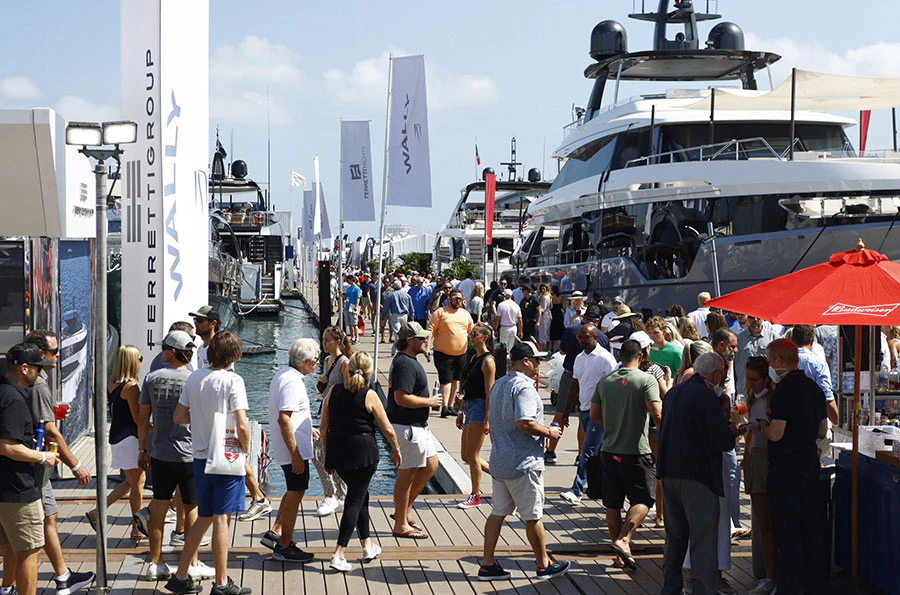 Miami International Boat Show Exhibits