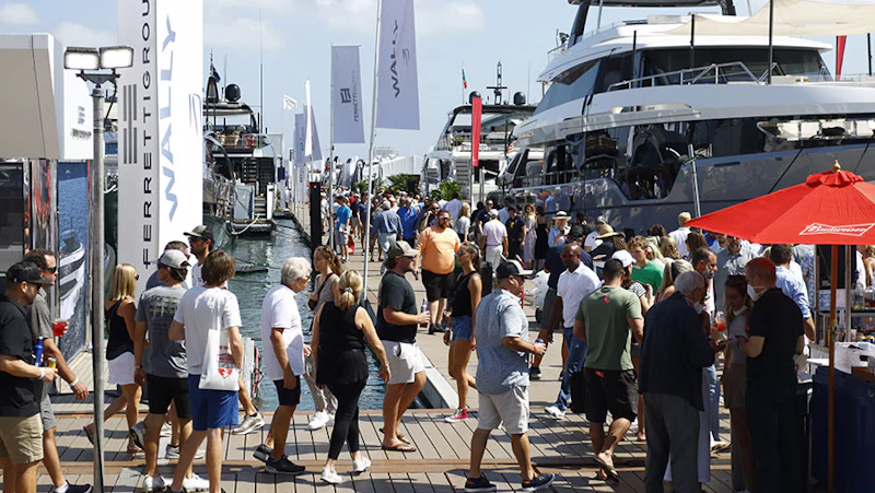 Miami International Boat Show Exhibits